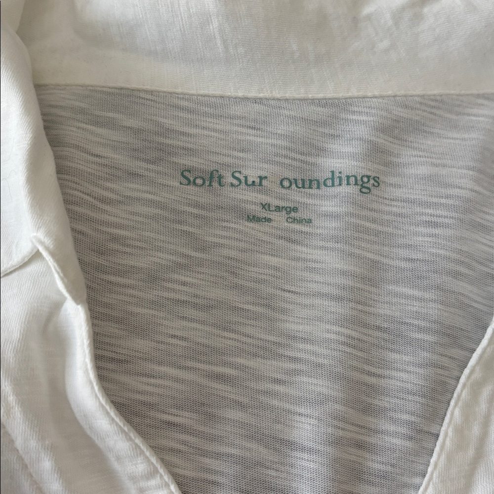 Soft Surroundings White Button-Down Shirt w/ Unique Buttons.Excellent condition - Picture 5 of 9